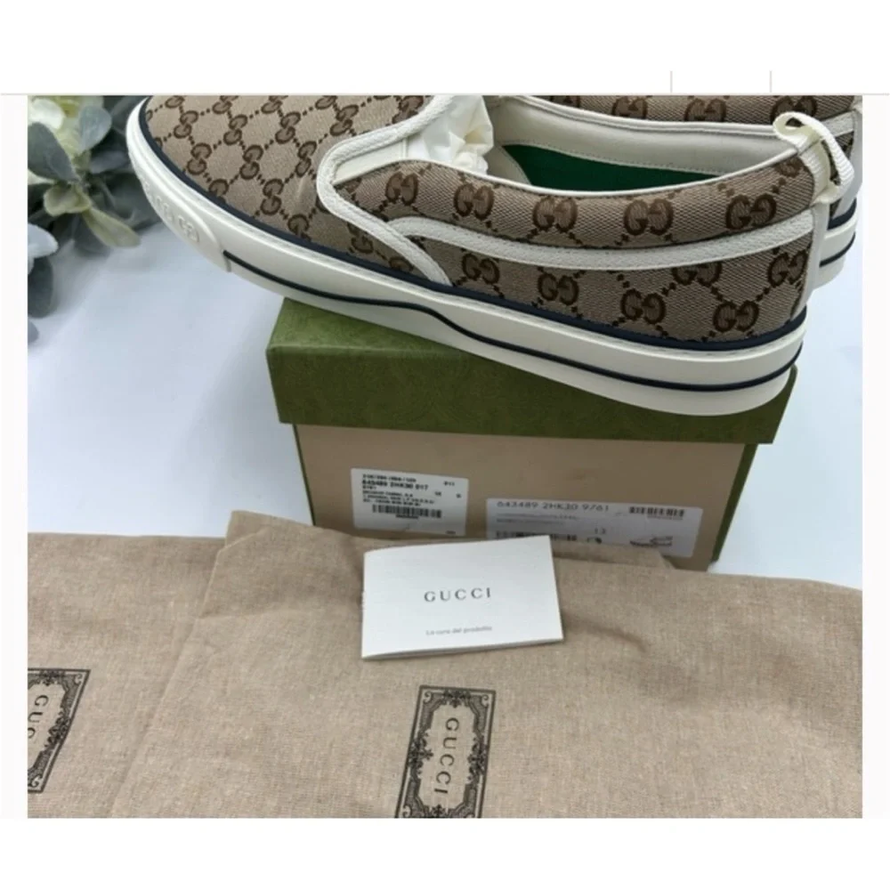 Gucci elegant slip